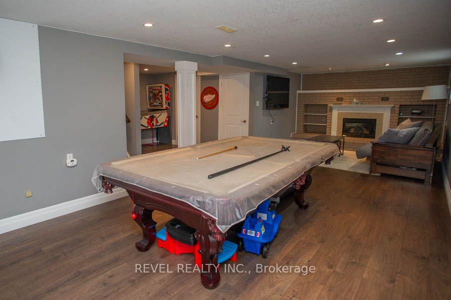 Photo 23 of 41 Pinehill Drive, Brantford, Oakhill Dr — HOMEH