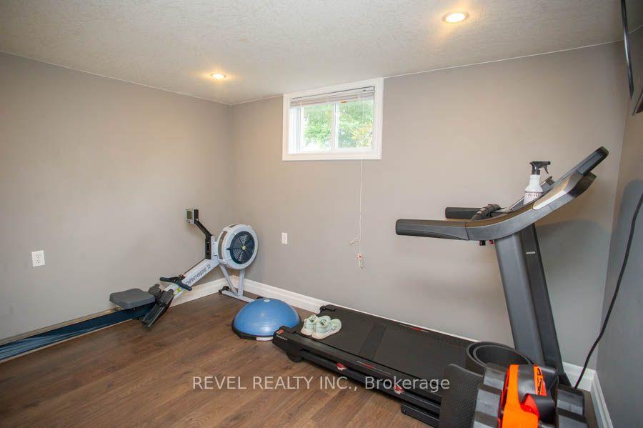 Photo 24 of 41 Pinehill Drive, Brantford, Oakhill Dr — HOMEH