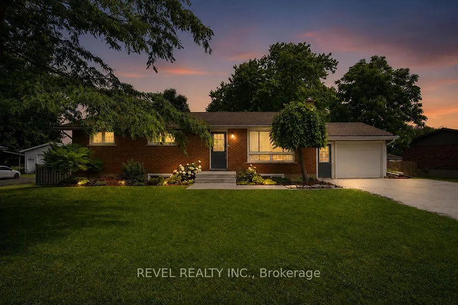 Photo 2 of 41 Pinehill Drive, Brantford, Oakhill Dr — HOMEH