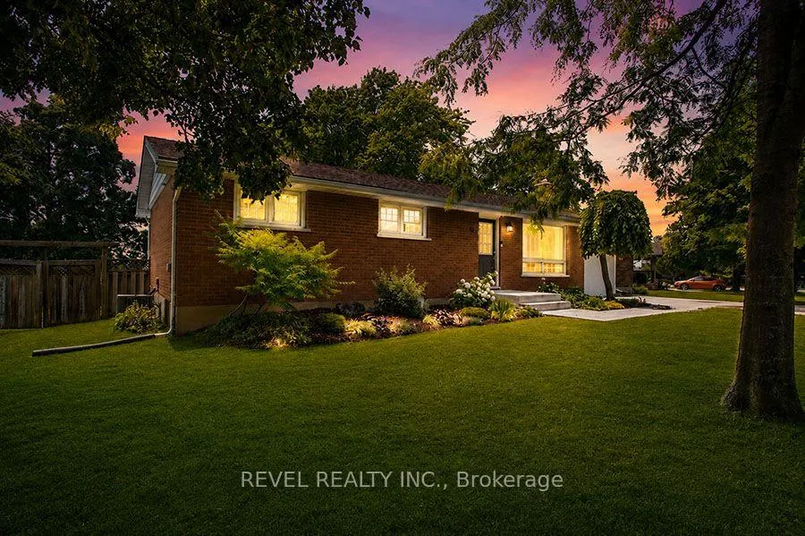 Photo 4 of 41 Pinehill Drive, Brantford, Oakhill Dr — HOMEH