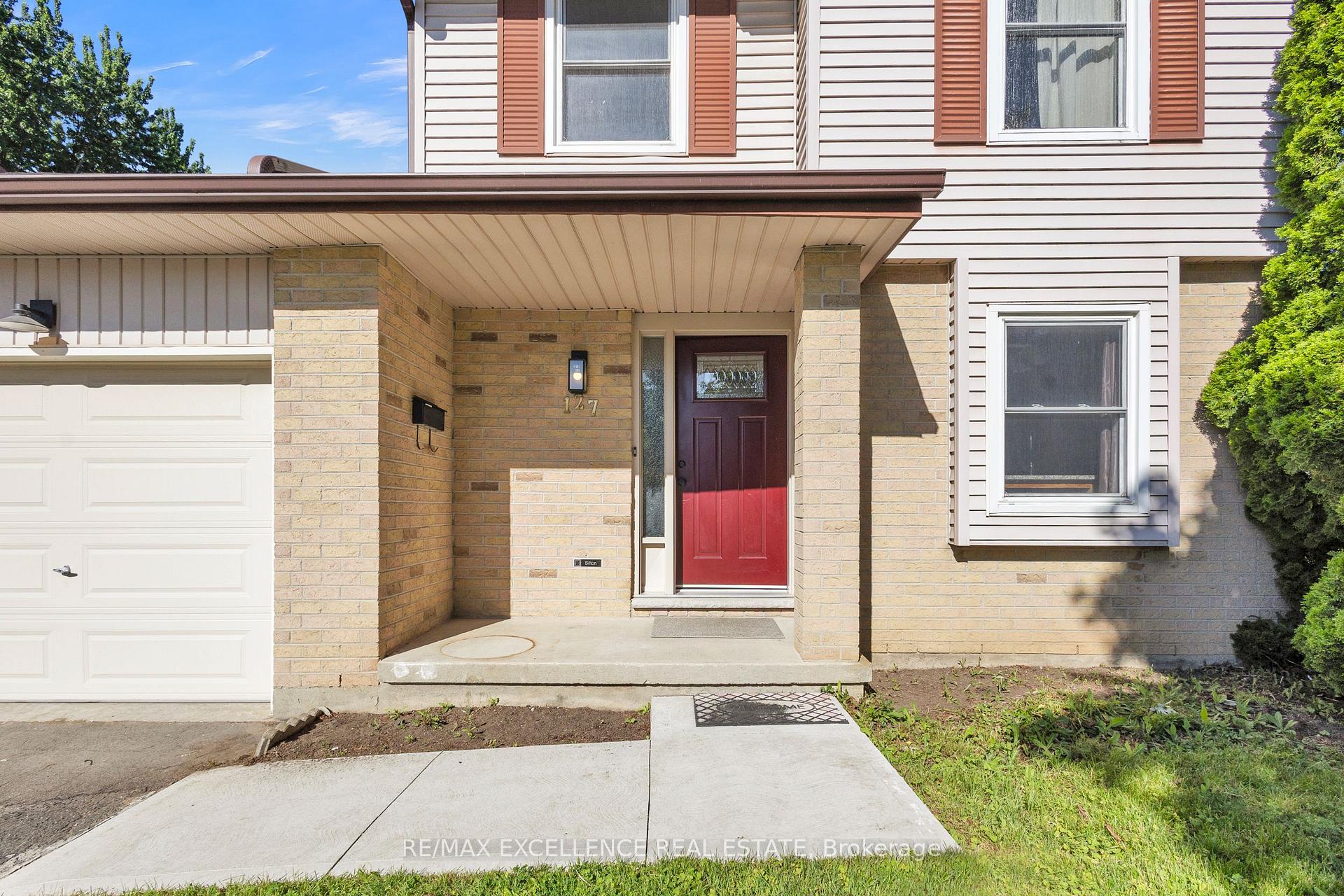 Photo 3 of 127 Acorn Crescent, London, North F — HOMEH