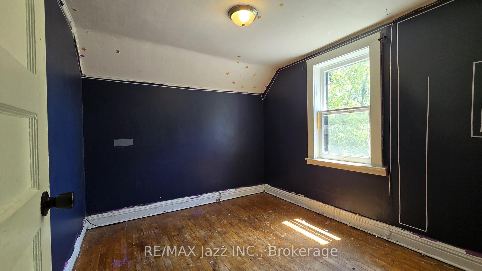 Photo 9 of 629 Brown Street, Peterborough, Otonabee Ward 1 — HOMEH