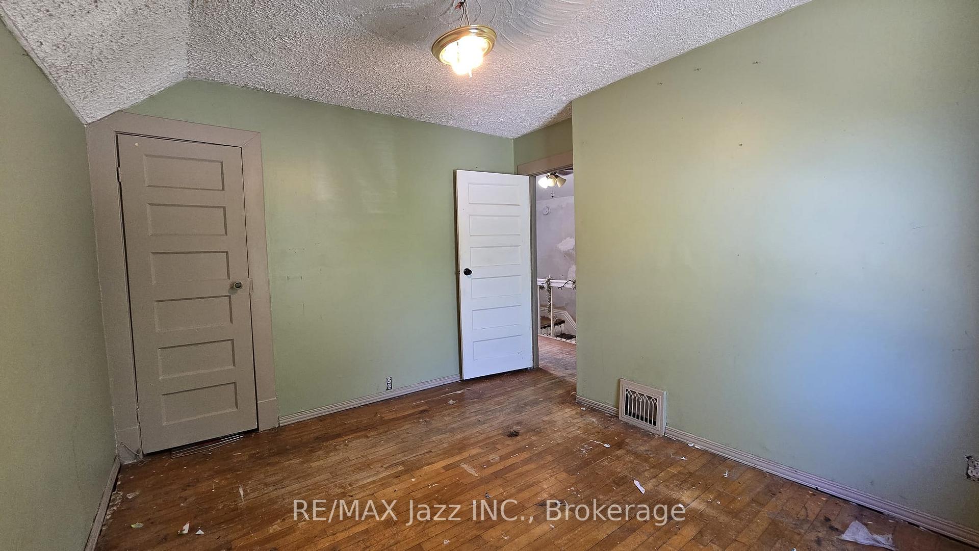 Photo 12 of 629 Brown Street, Peterborough, Otonabee Ward 1 — HOMEH