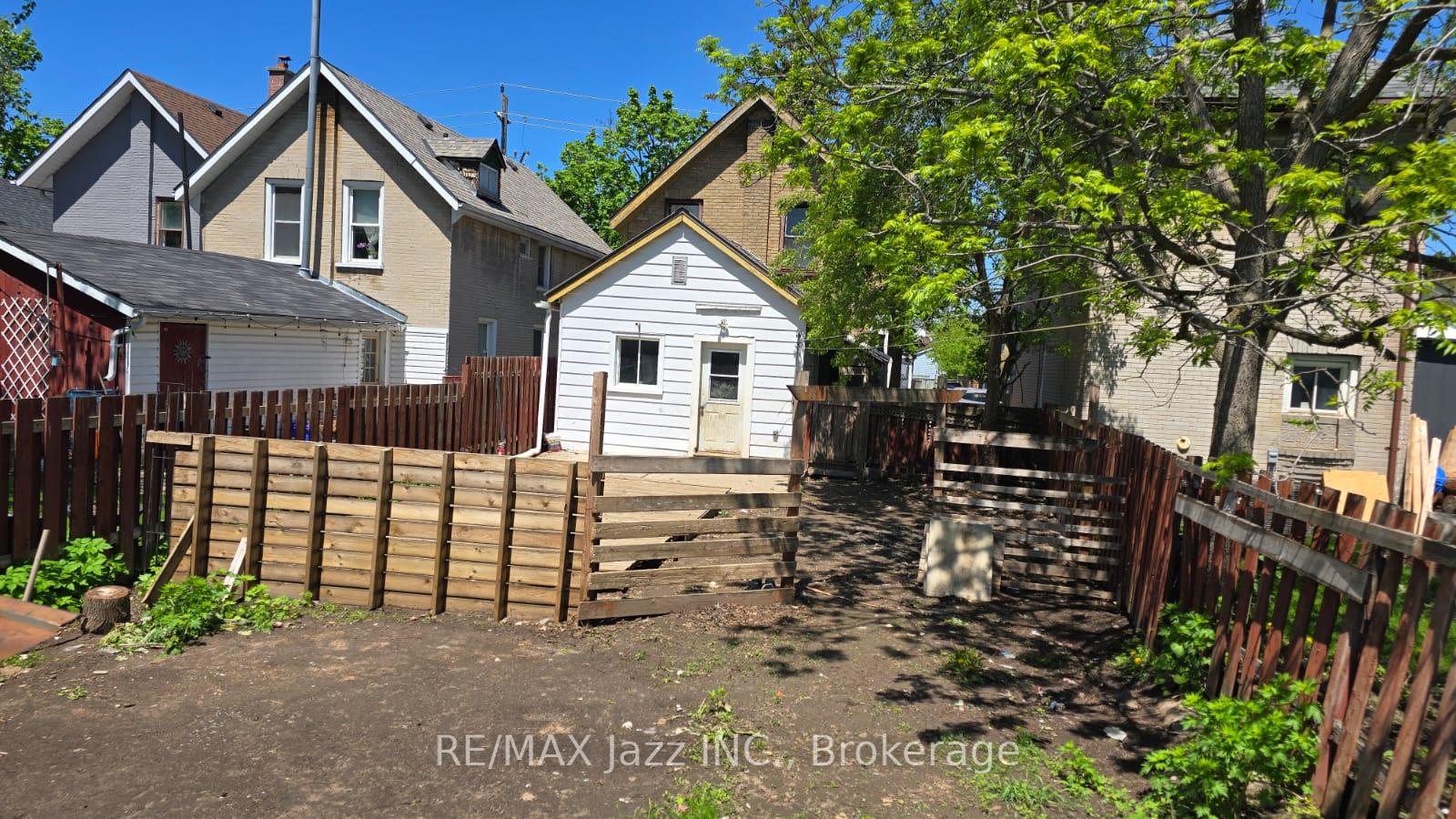 Photo 20 of 629 Brown Street, Peterborough, Otonabee Ward 1 — HOMEH