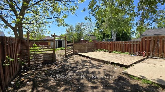 Photo 21 of 629 Brown Street, Peterborough, Otonabee Ward 1 — HOMEH