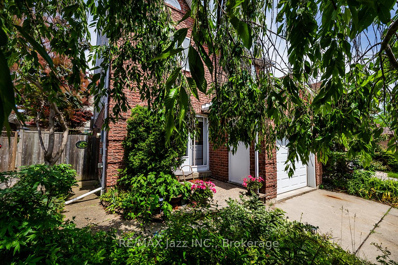 Photo 41 of 759 Cobblers Court, Pickering, Amberlea — HOMEH