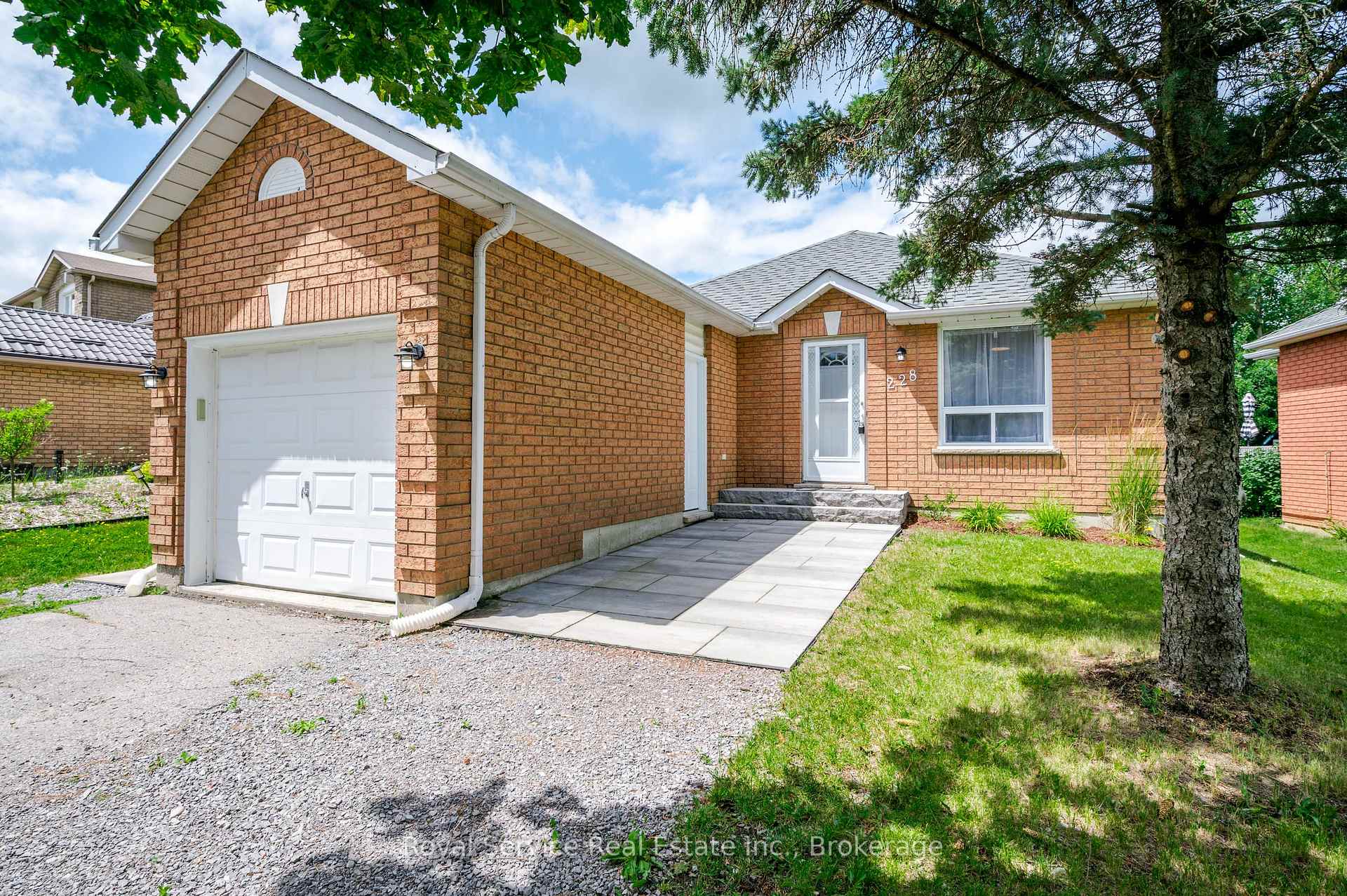 Photo 2 of 228 Towerhill Road, Peterborough, Northcrest Ward 5 — HOMEH
