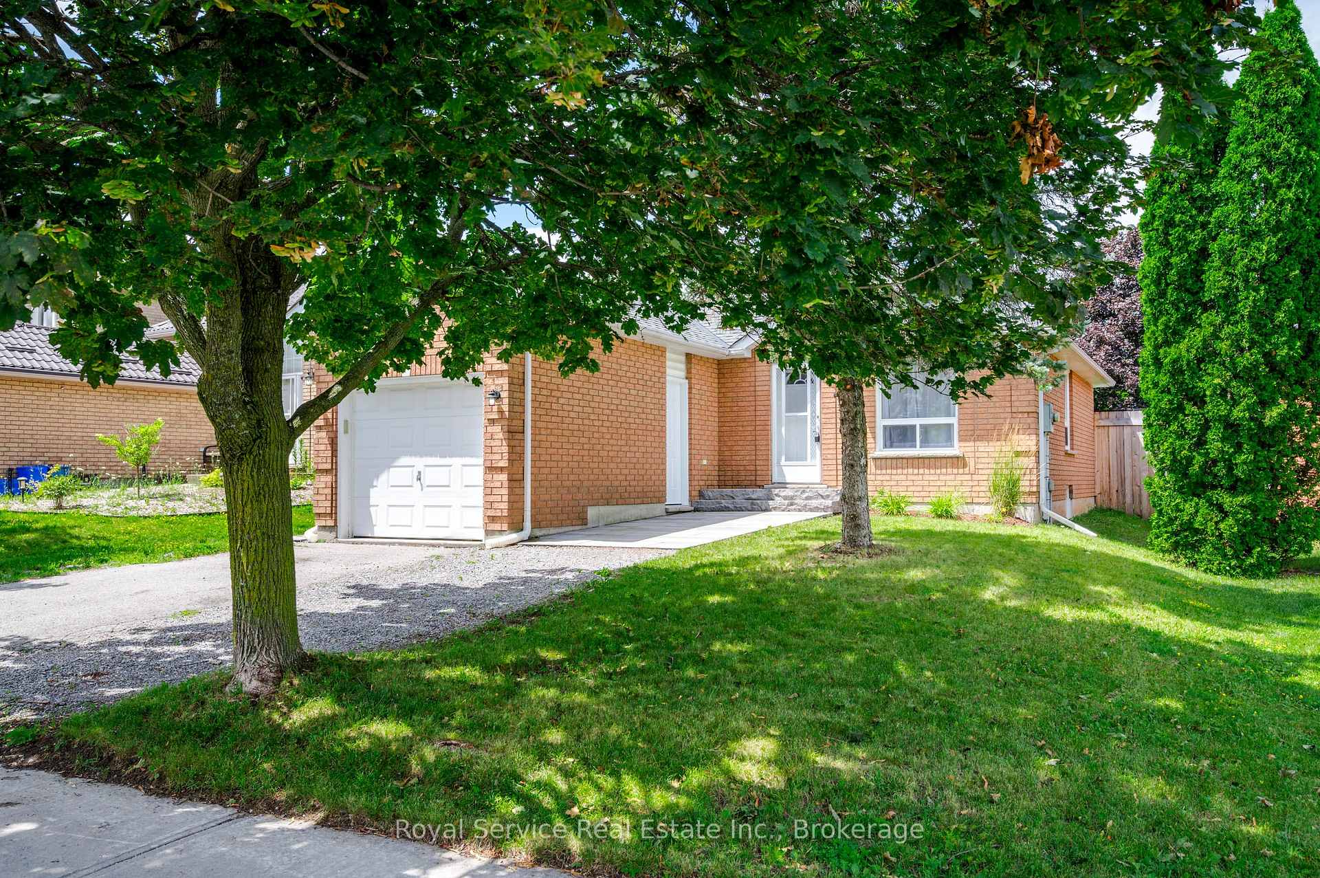 Photo 5 of 228 Towerhill Road, Peterborough, Northcrest Ward 5 — HOMEH