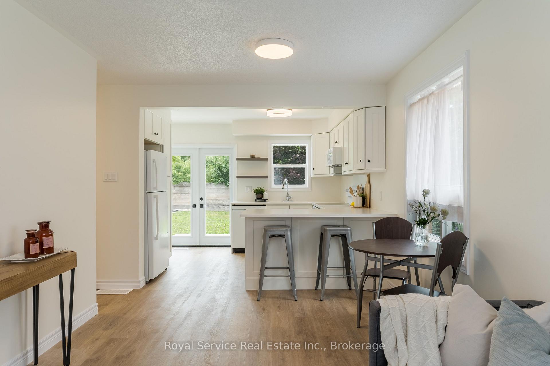 Photo 8 of 228 Towerhill Road, Peterborough, Northcrest Ward 5 — HOMEH