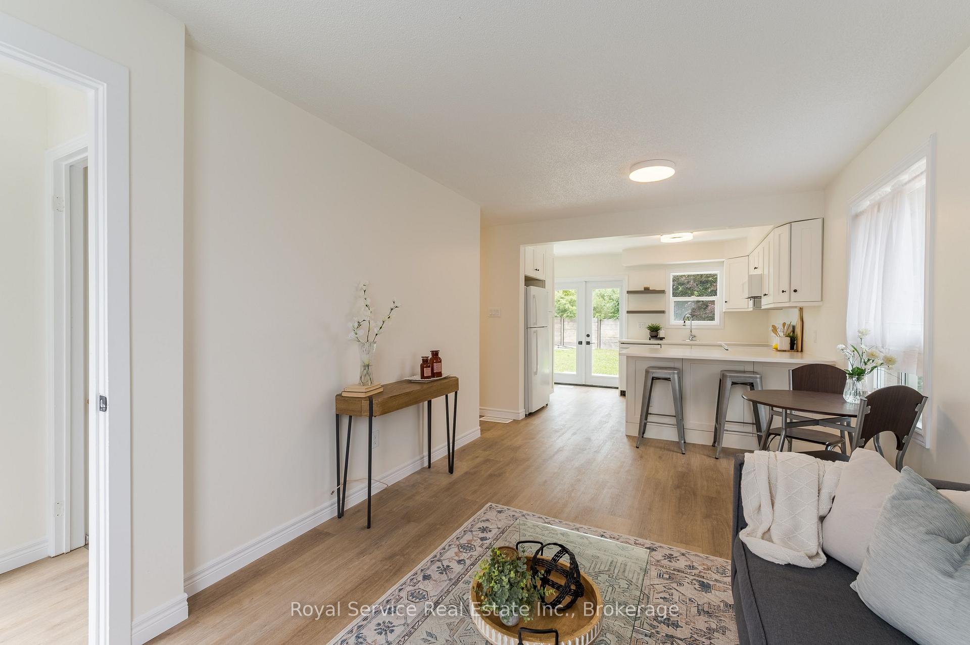 Photo 9 of 228 Towerhill Road, Peterborough, Northcrest Ward 5 — HOMEH