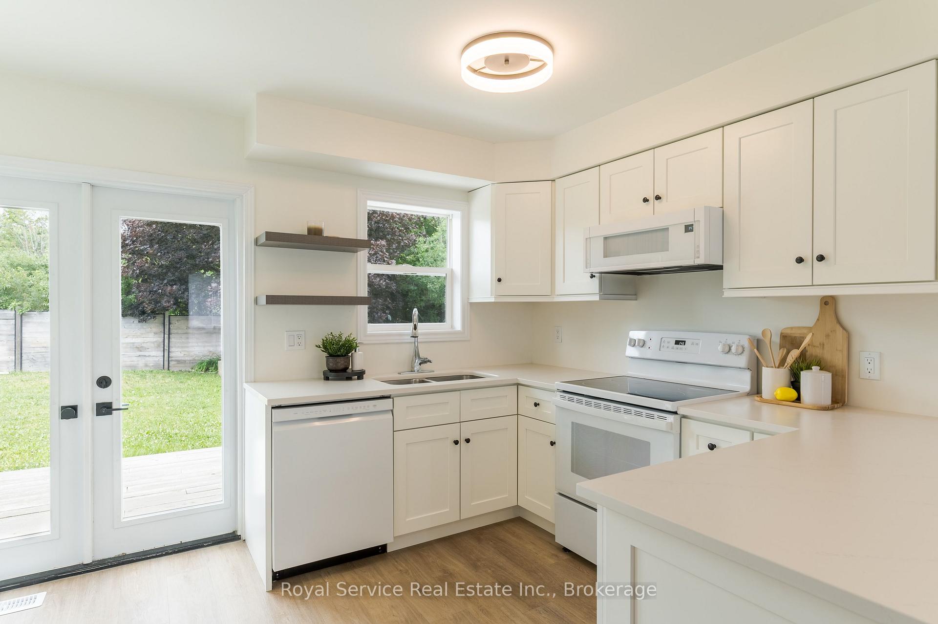 Photo 15 of 228 Towerhill Road, Peterborough, Northcrest Ward 5 — HOMEH
