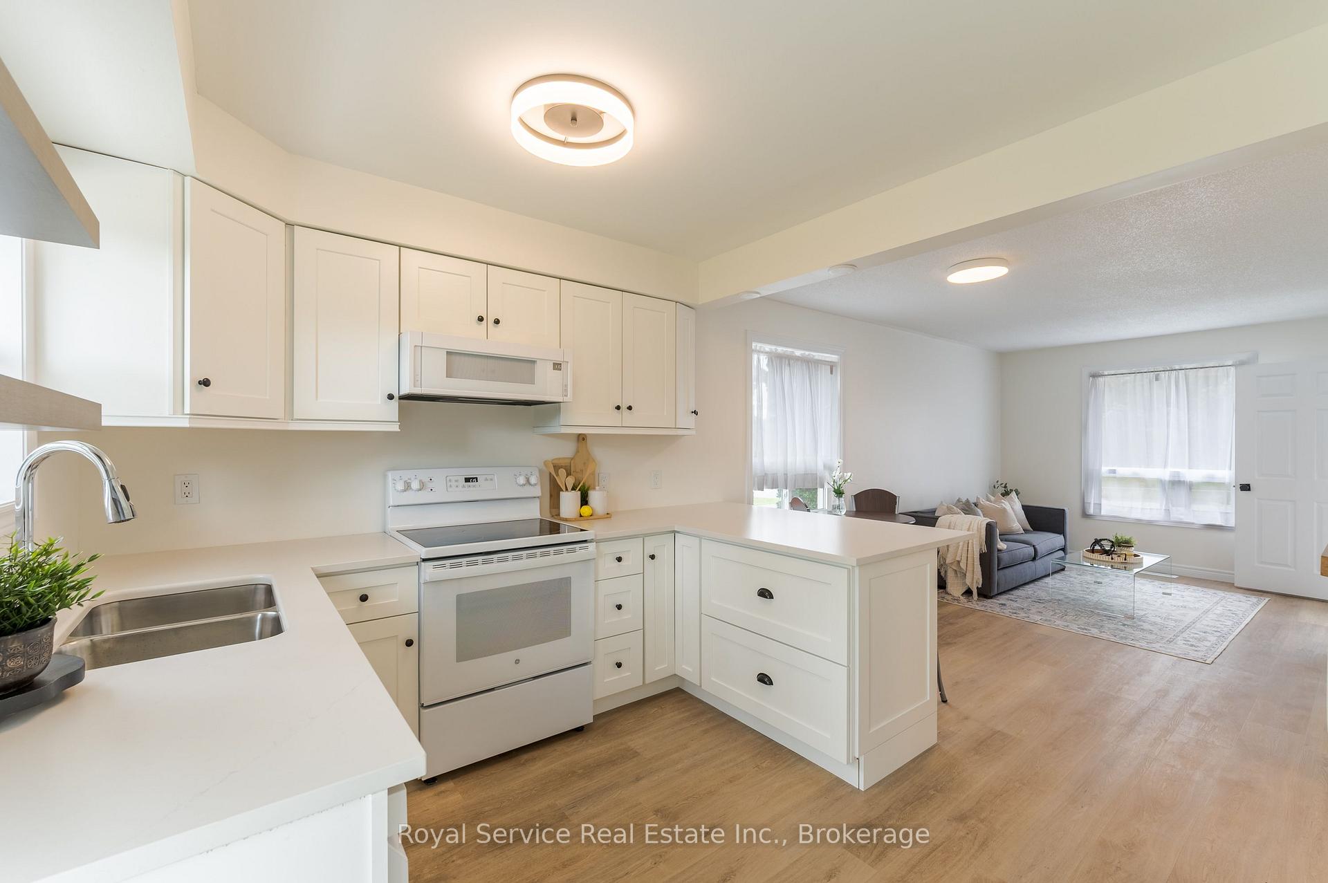 Photo 17 of 228 Towerhill Road, Peterborough, Northcrest Ward 5 — HOMEH