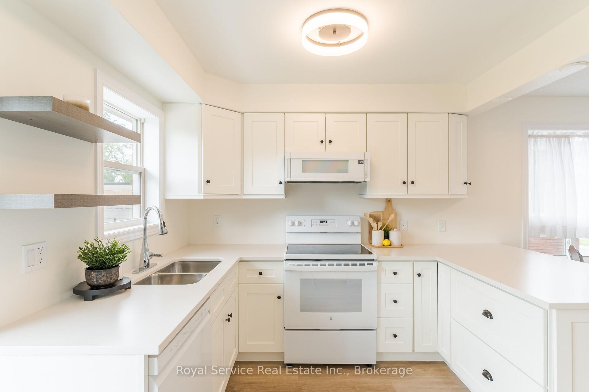Photo 19 of 228 Towerhill Road, Peterborough, Northcrest Ward 5 — HOMEH