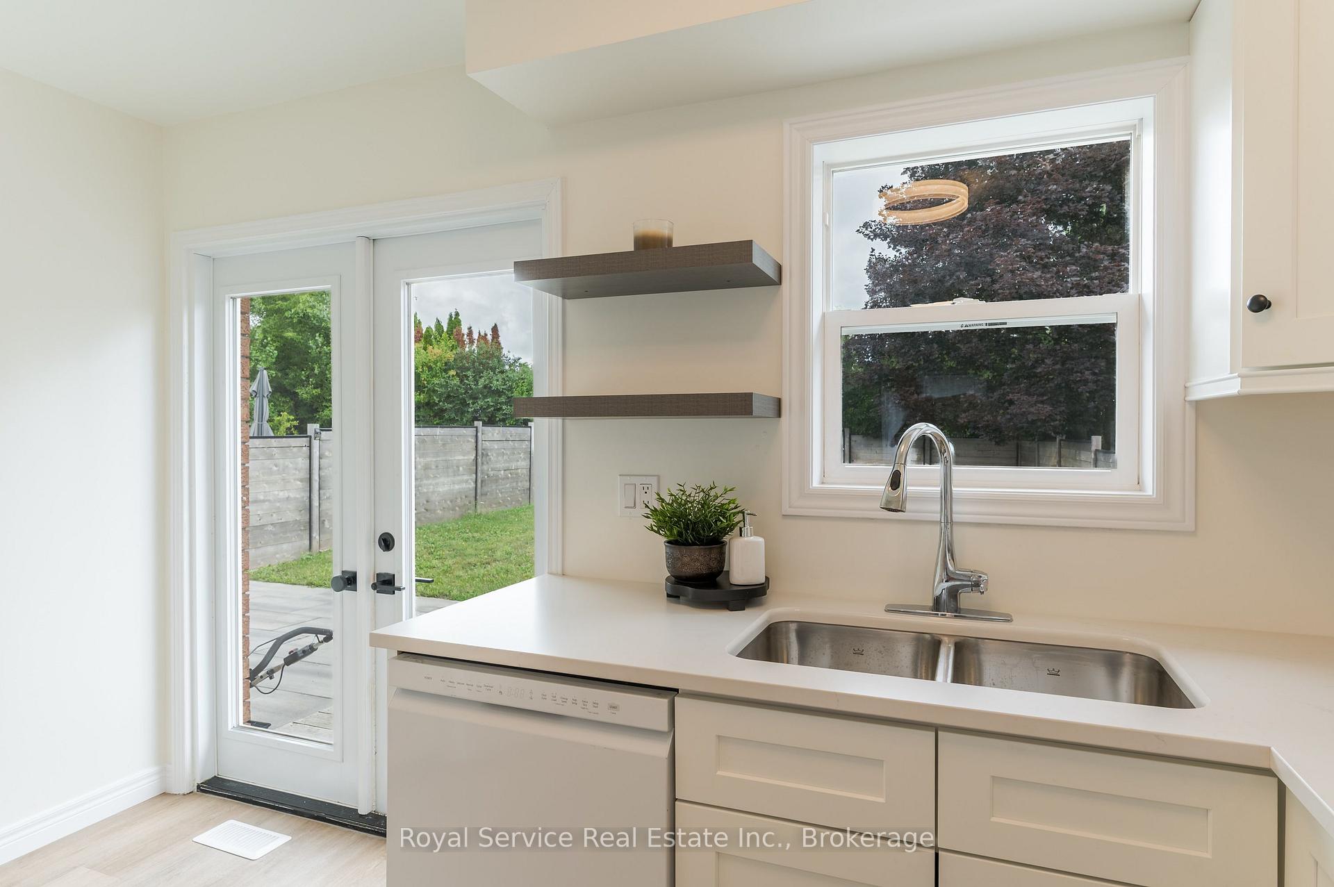 Photo 21 of 228 Towerhill Road, Peterborough, Northcrest Ward 5 — HOMEH