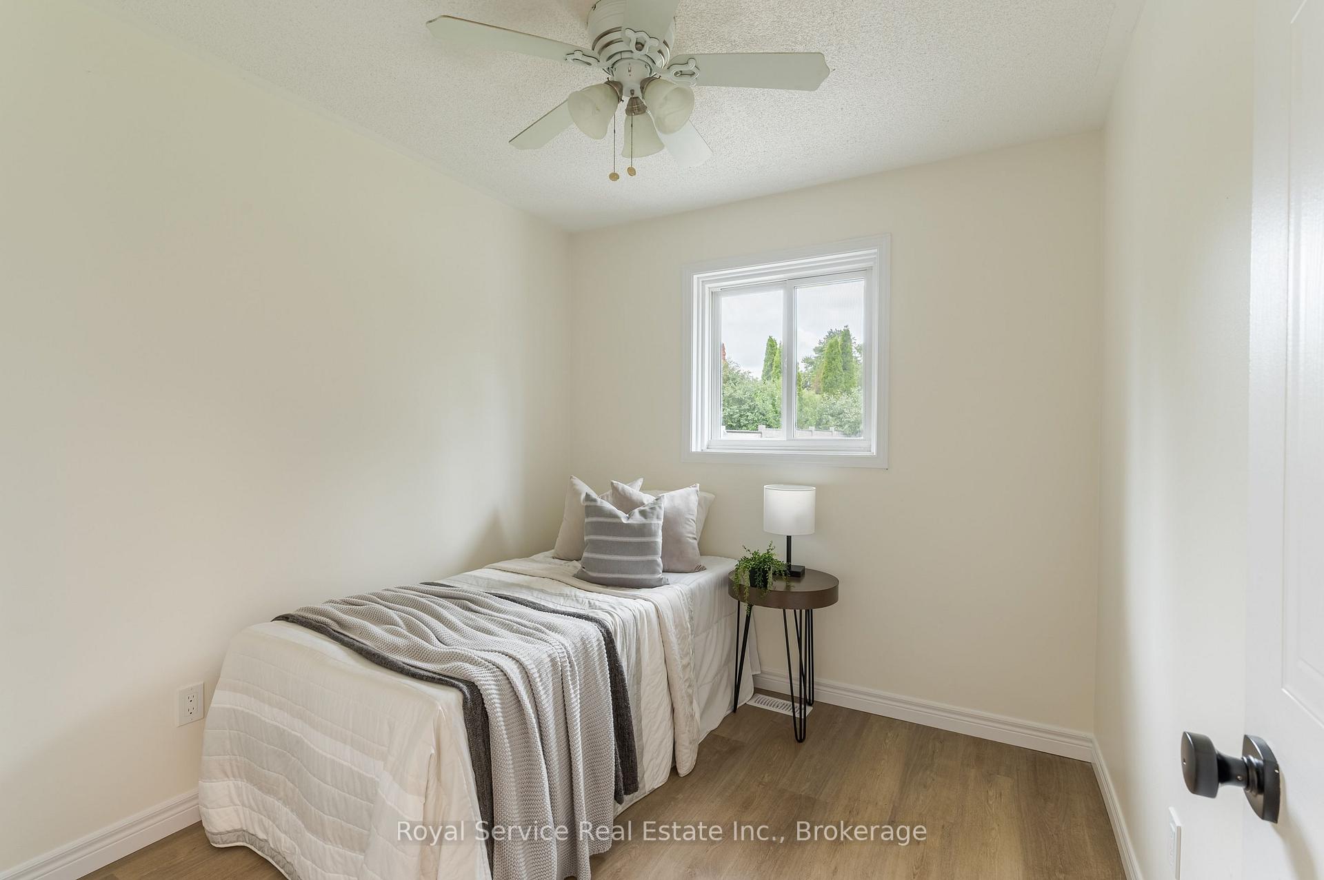 Photo 27 of 228 Towerhill Road, Peterborough, Northcrest Ward 5 — HOMEH