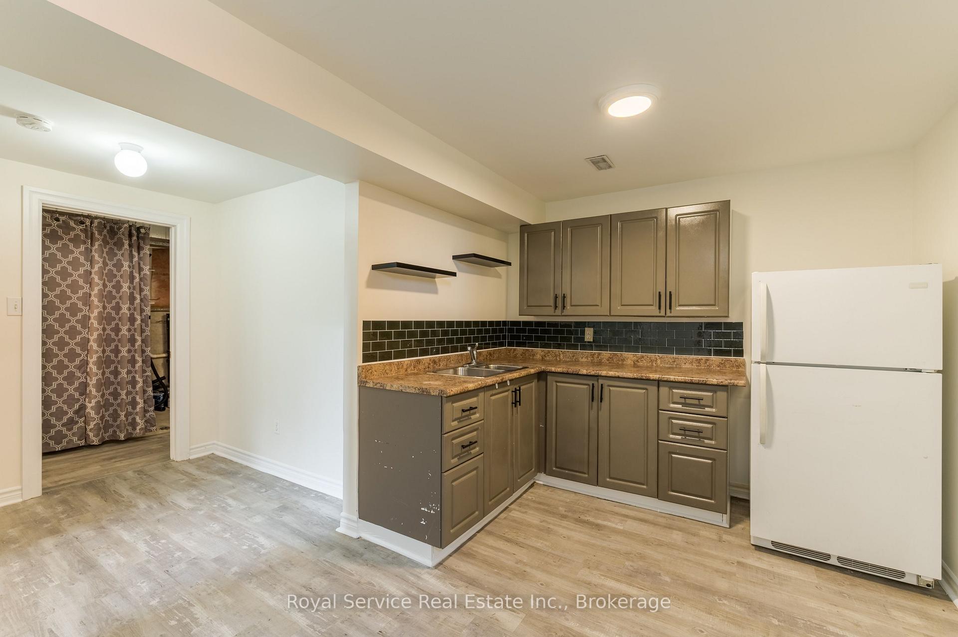 Photo 30 of 228 Towerhill Road, Peterborough, Northcrest Ward 5 — HOMEH
