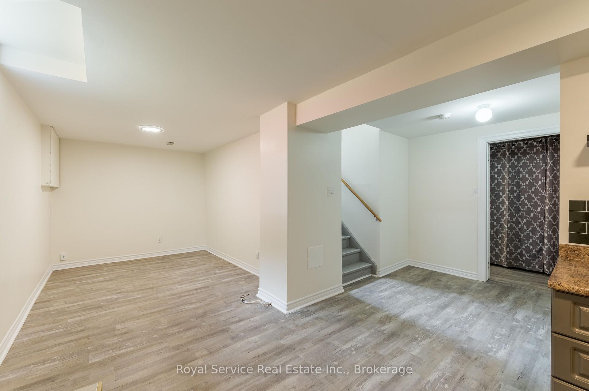 Photo 31 of 228 Towerhill Road, Peterborough, Northcrest Ward 5 — HOMEH