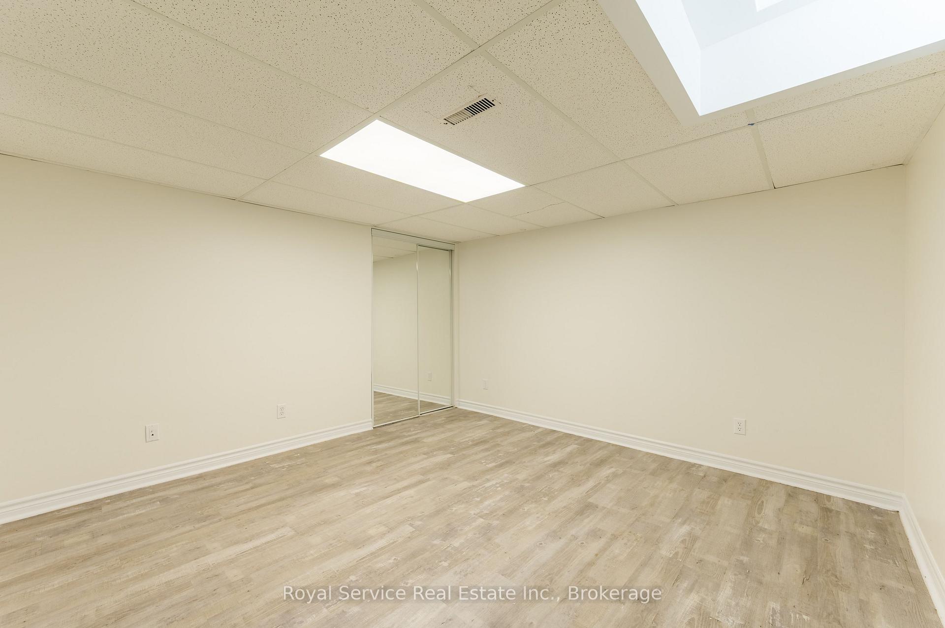 Photo 32 of 228 Towerhill Road, Peterborough, Northcrest Ward 5 — HOMEH