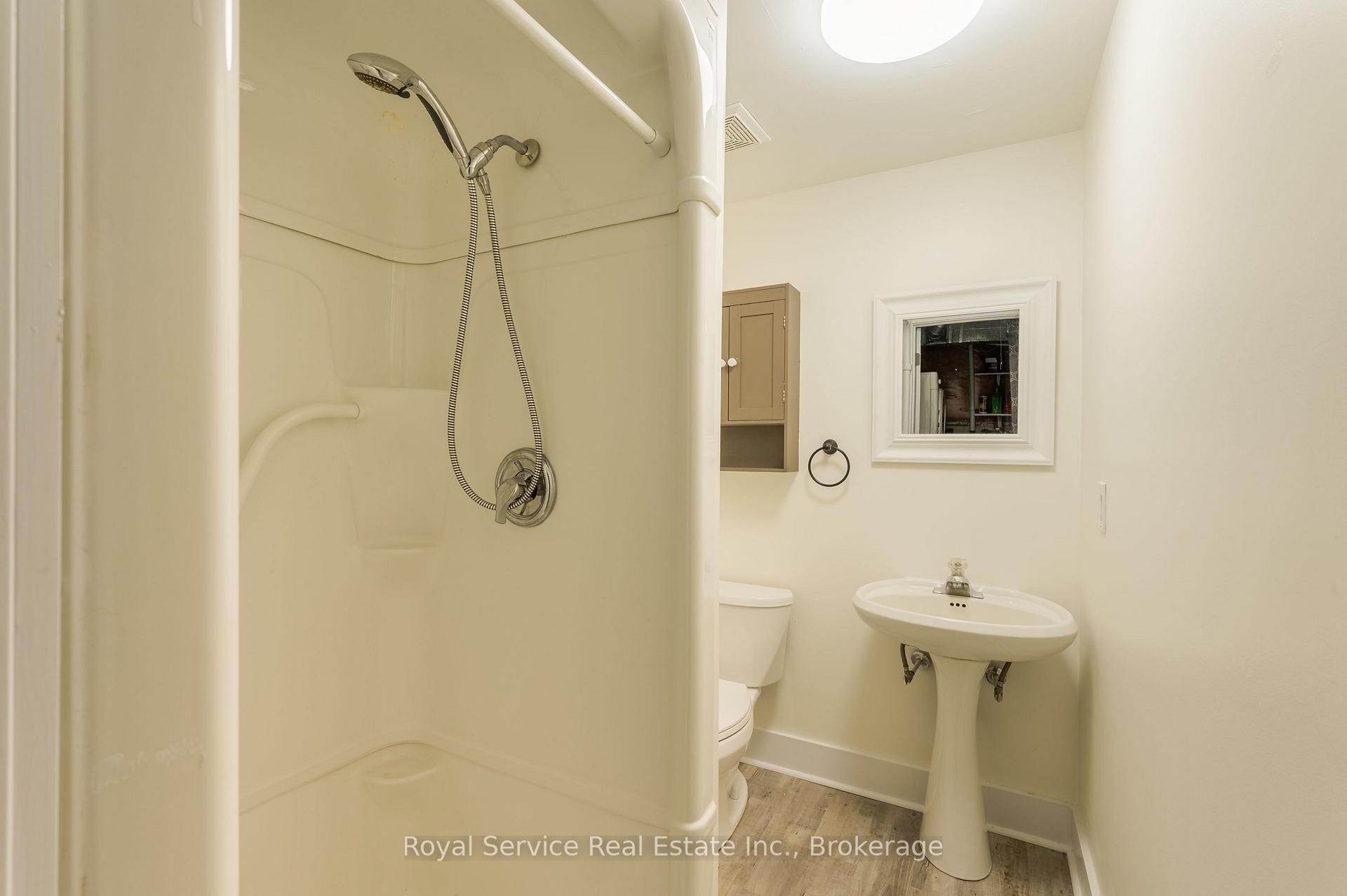 Photo 34 of 228 Towerhill Road, Peterborough, Northcrest Ward 5 — HOMEH
