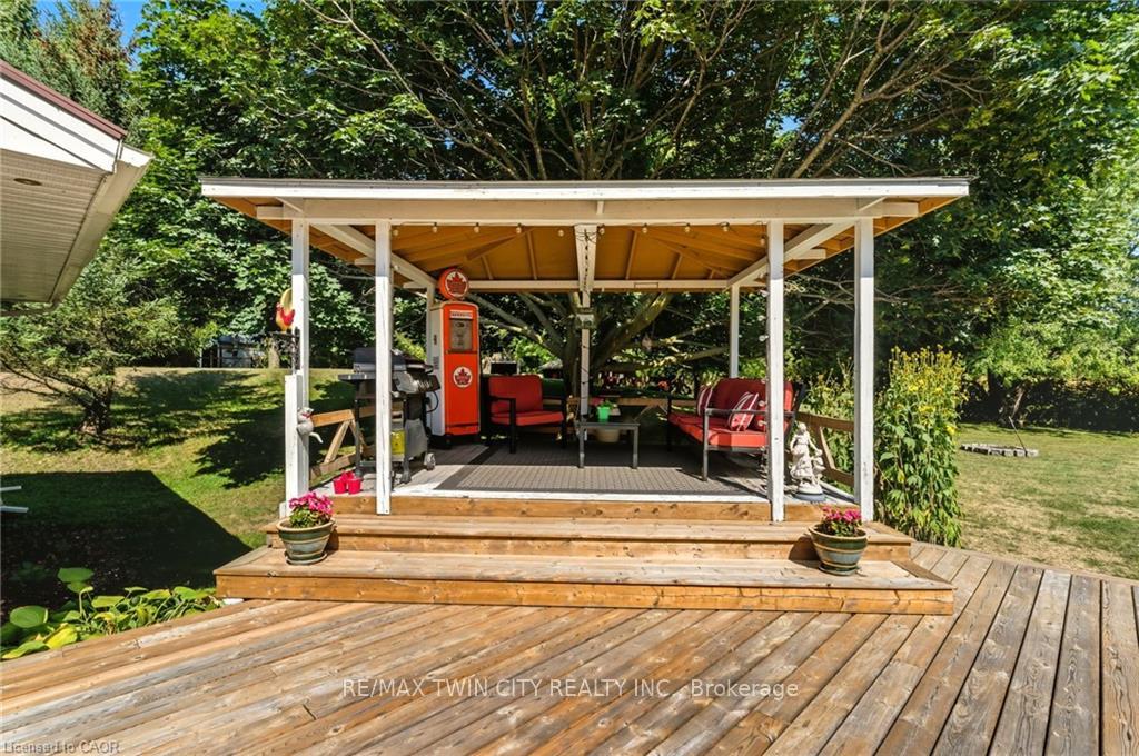 Photo 21 of 394 Bishopsgate Road, Brant, Paris — HOMEH