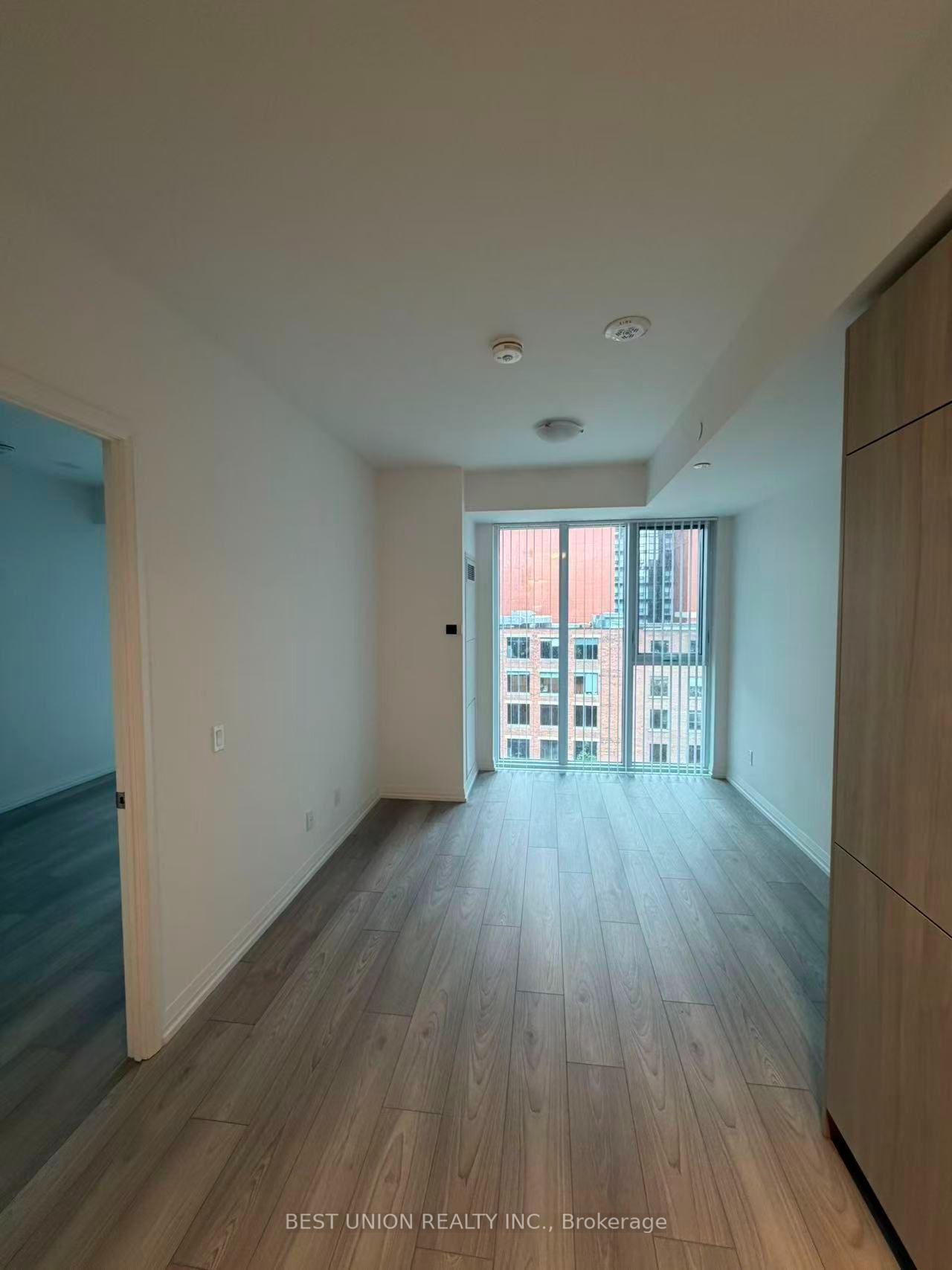Front of Unit 605, 400 King Street