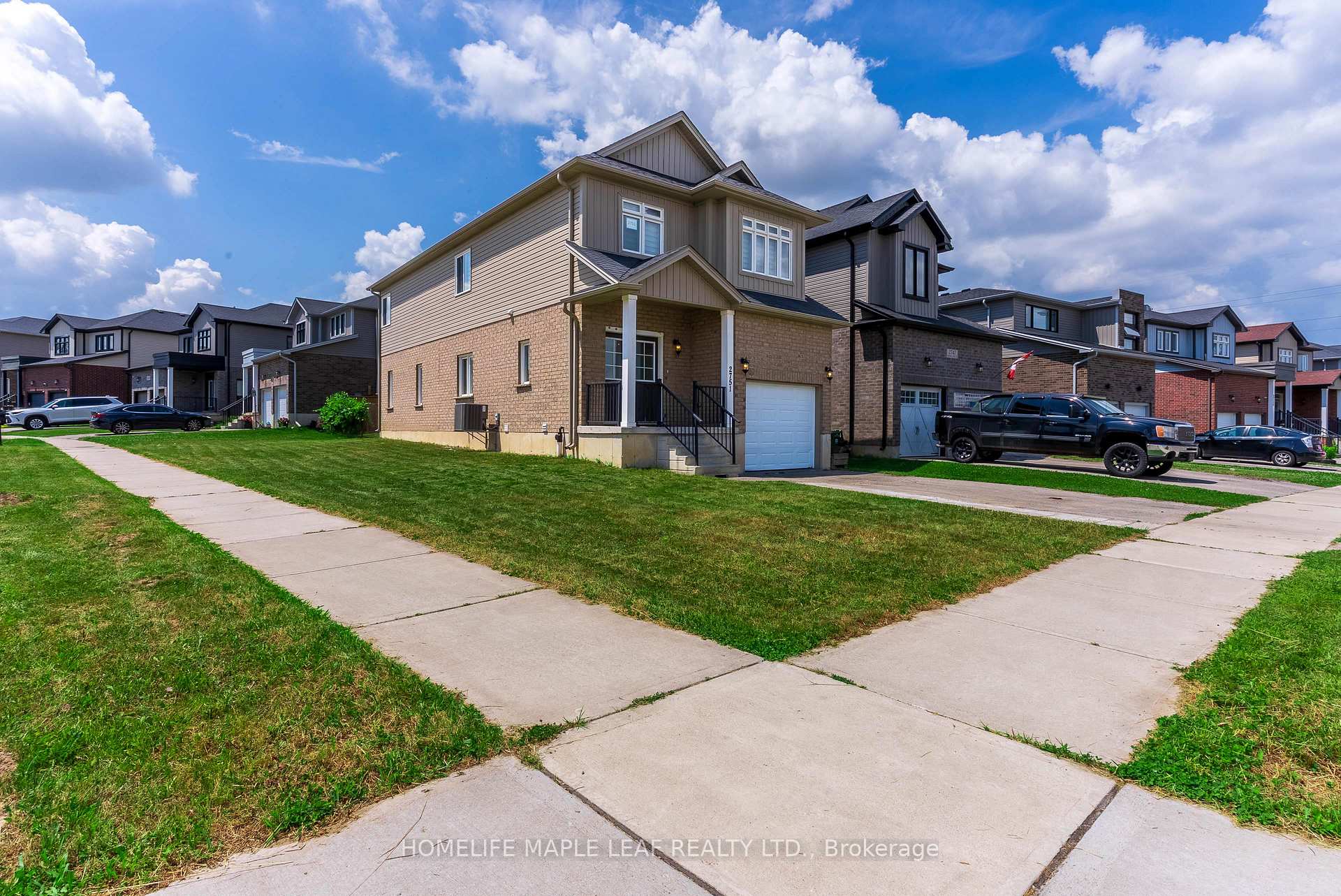 Photo 3 of 2751 Oriole Drive, London, South U — HOMEH