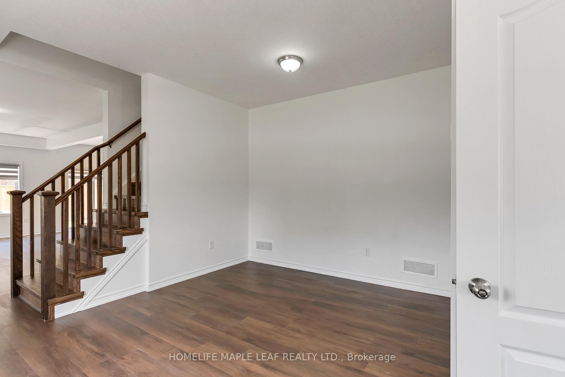 Photo 8 of 2751 Oriole Drive, London, South U — HOMEH