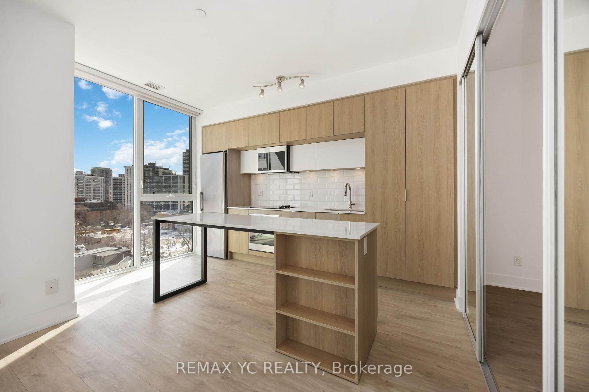 Photo 5 of Unit 801, 1 Belsize Drive, Toronto, Mount Pleasant West — HOMEH