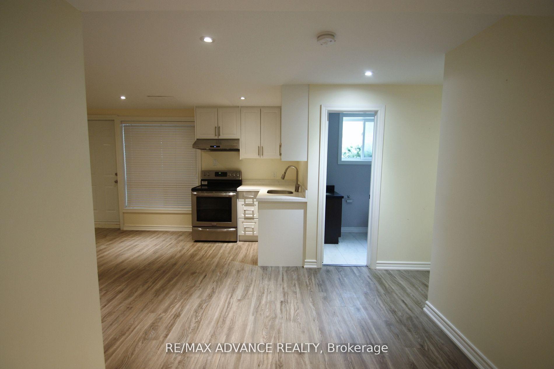 Photo 3 of Unit Lower, 33 Carluke Crescent, North York, St. Andrew-Windfields — HOMEH