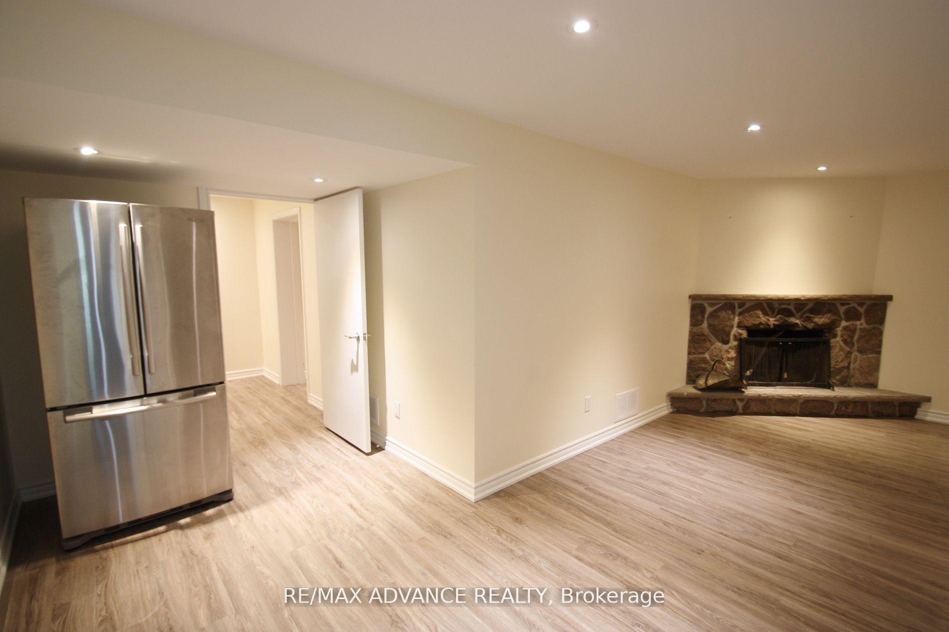 Photo 4 of Unit Lower, 33 Carluke Crescent, North York, St. Andrew-Windfields — HOMEH