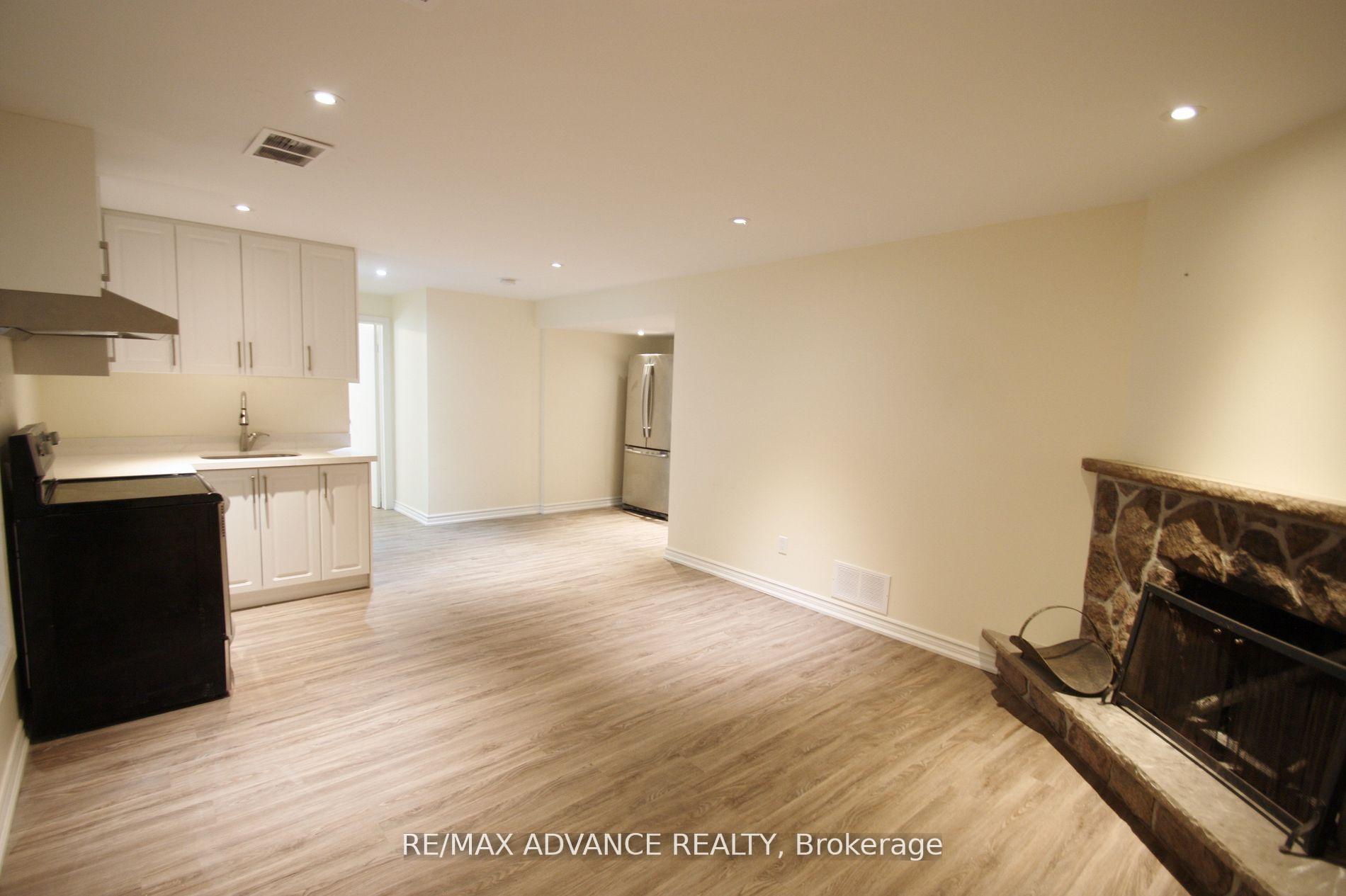 Photo 5 of Unit Lower, 33 Carluke Crescent, North York, St. Andrew-Windfields — HOMEH