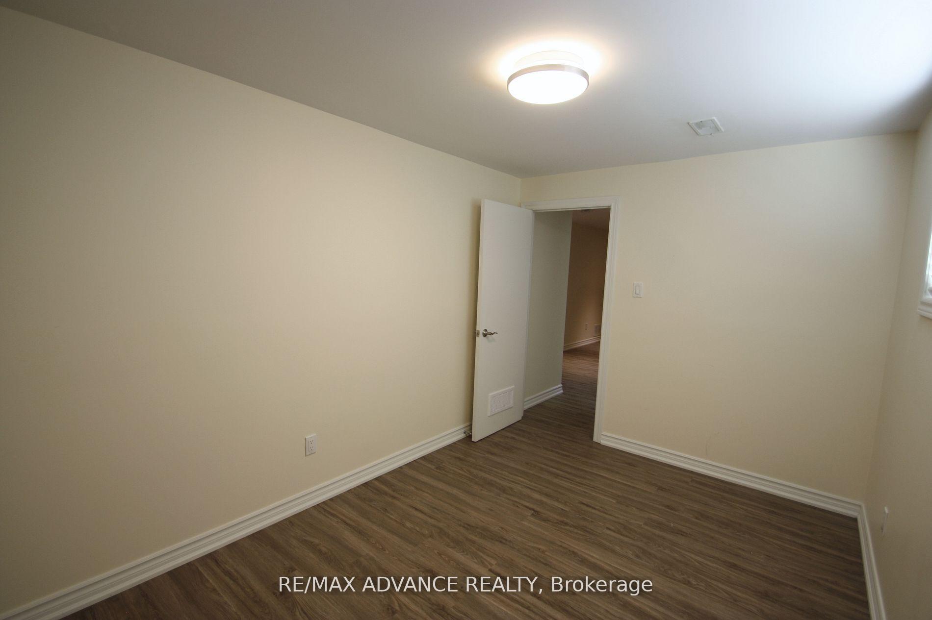Photo 18 of Unit Lower, 33 Carluke Crescent, North York, St. Andrew-Windfields — HOMEH