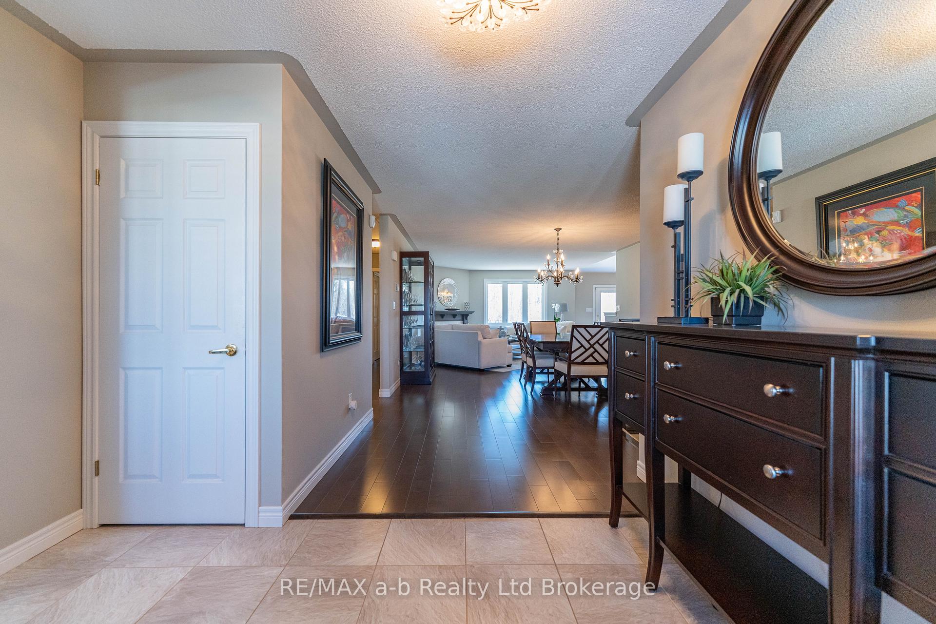 Photo 5 of 90 Weston Drive, Tillsonburg — HOMEH