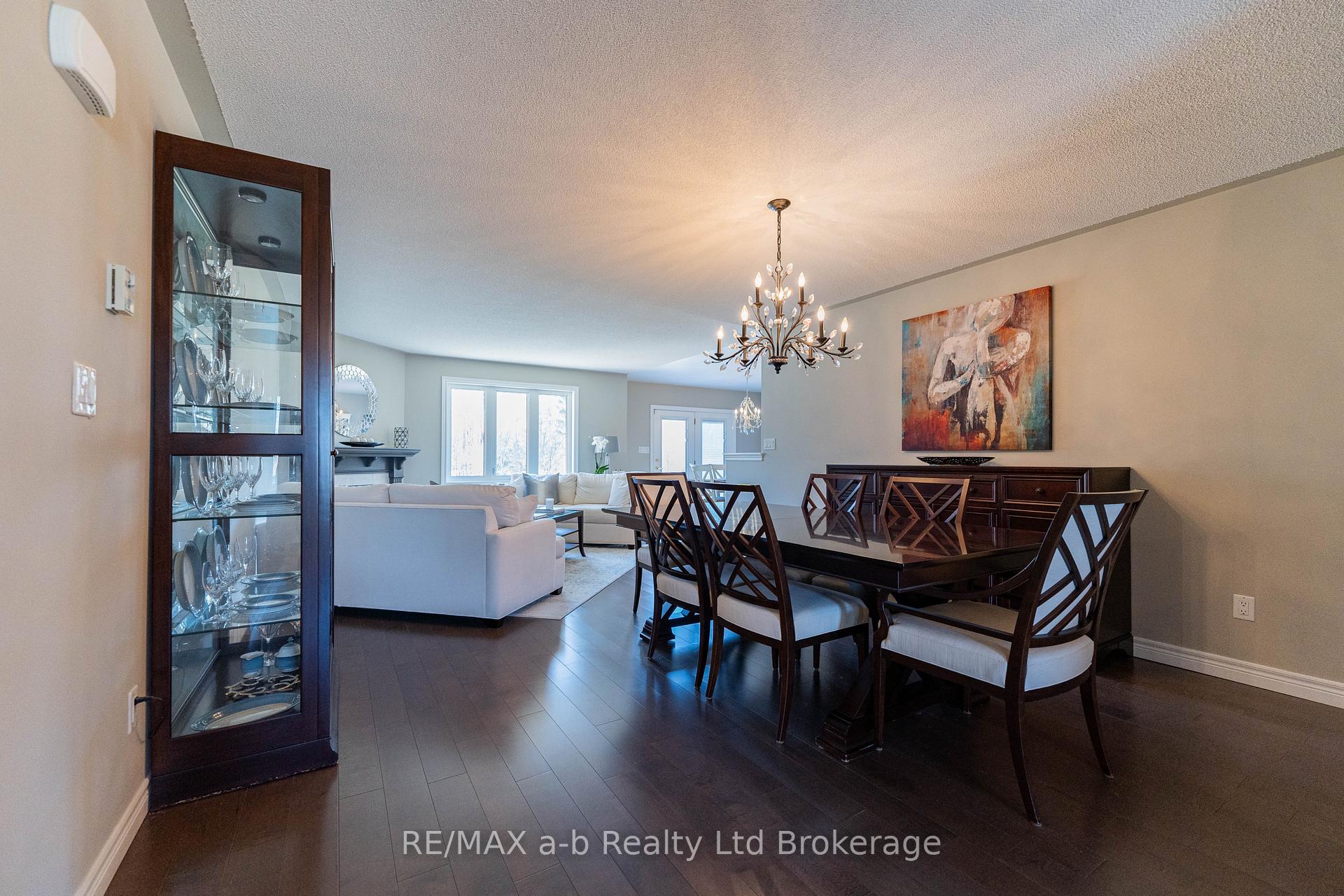 Photo 6 of 90 Weston Drive, Tillsonburg — HOMEH