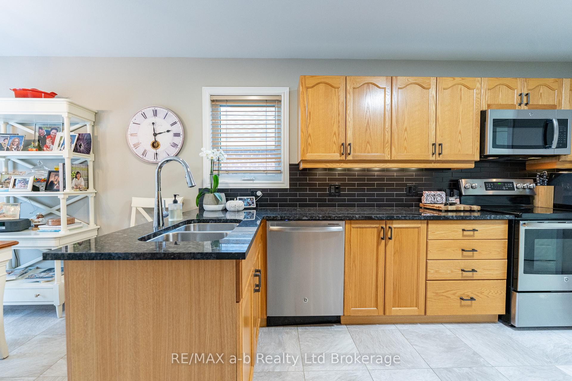 Photo 13 of 90 Weston Drive, Tillsonburg — HOMEH