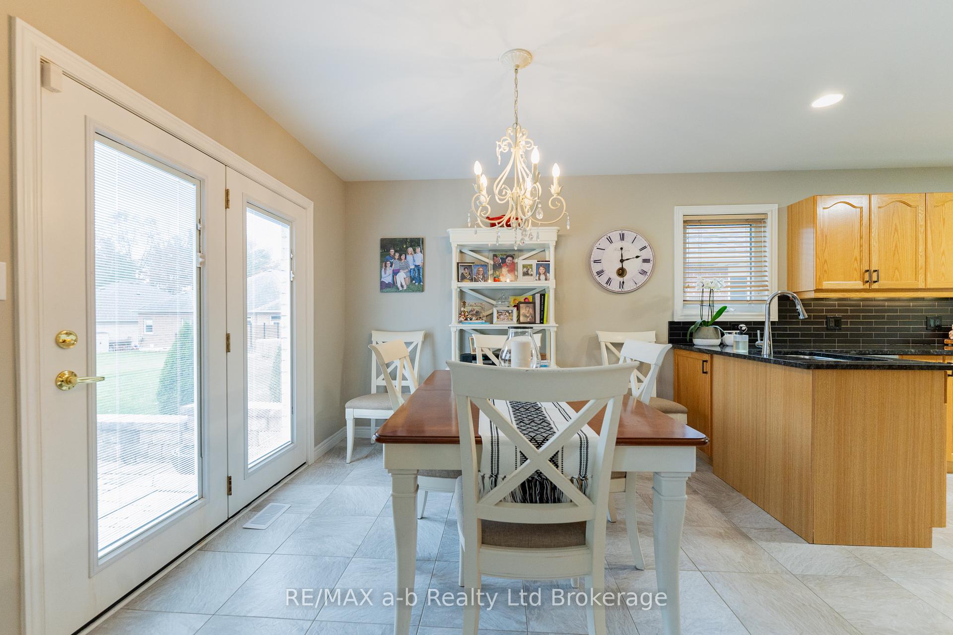 Photo 15 of 90 Weston Drive, Tillsonburg — HOMEH