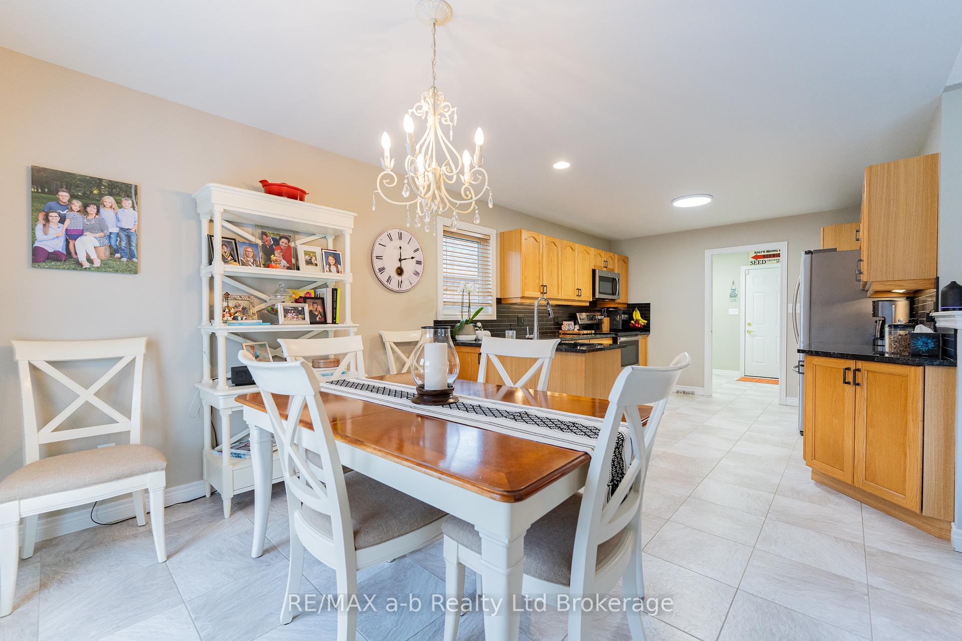 Photo 16 of 90 Weston Drive, Tillsonburg — HOMEH