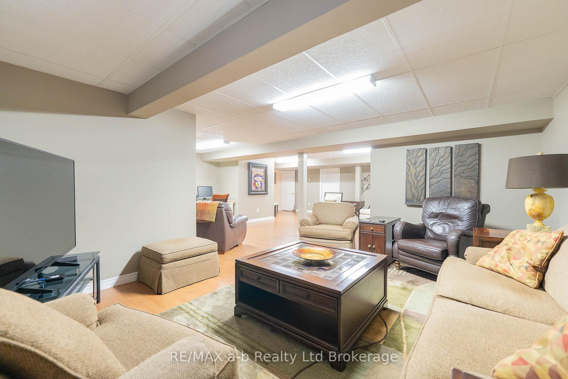 Photo 30 of 90 Weston Drive, Tillsonburg — HOMEH