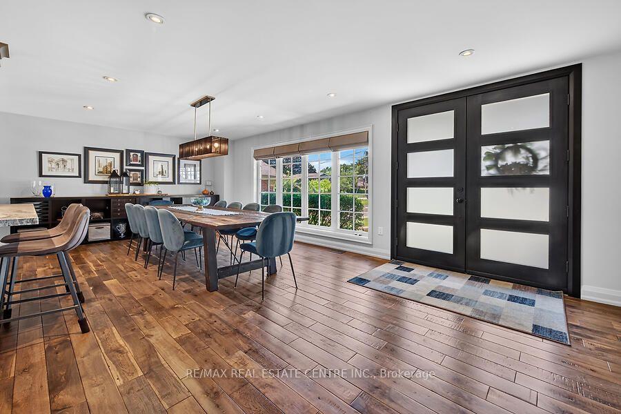 Photo 5 of 26 Freeland Court, Hamilton, Westdale — HOMEH