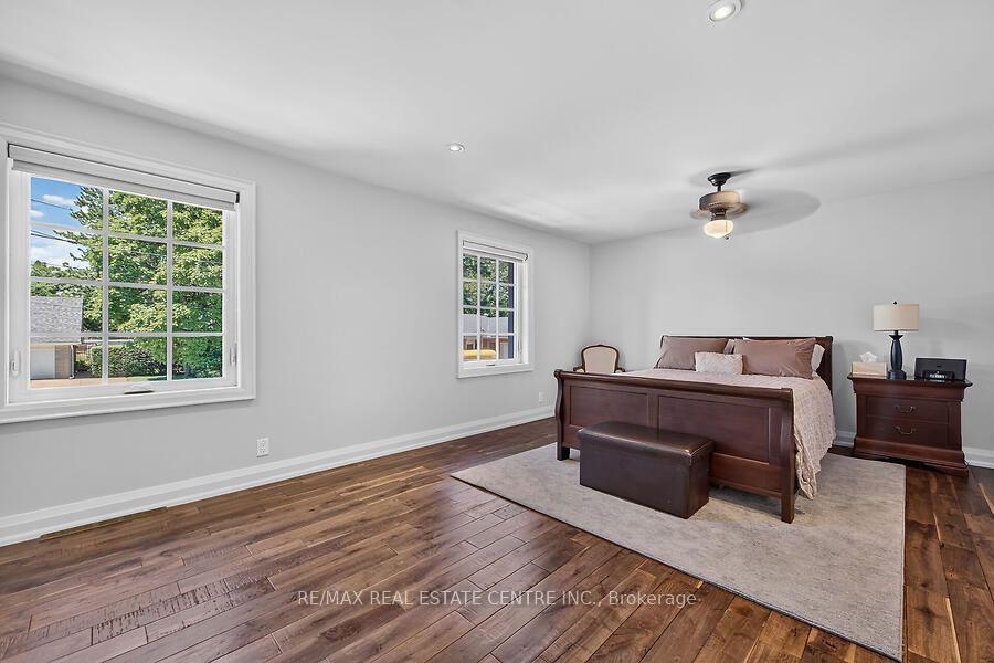 Photo 14 of 26 Freeland Court, Hamilton, Westdale — HOMEH