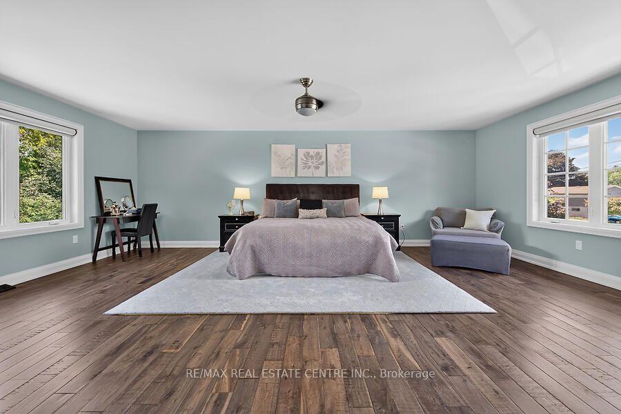 Photo 18 of 26 Freeland Court, Hamilton, Westdale — HOMEH