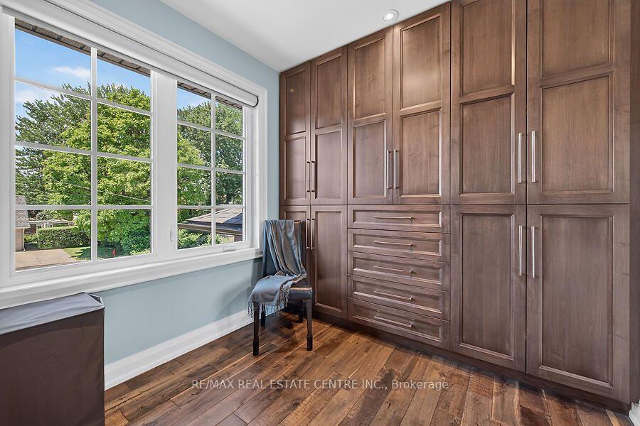 Photo 21 of 26 Freeland Court, Hamilton, Westdale — HOMEH