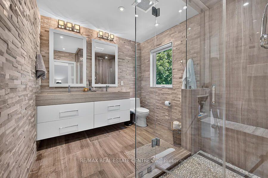 Photo 23 of 26 Freeland Court, Hamilton, Westdale — HOMEH