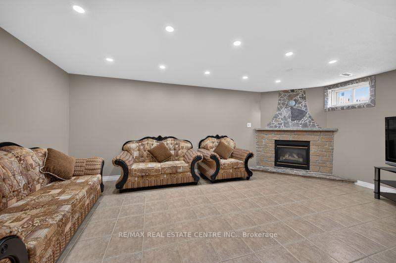 Photo 13 of Unit Lower Unit, 59 Colin Crescent, Hamilton, Jerome — HOMEH