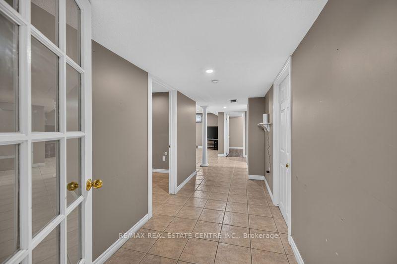 Photo 15 of Unit Lower Unit, 59 Colin Crescent, Hamilton, Jerome — HOMEH
