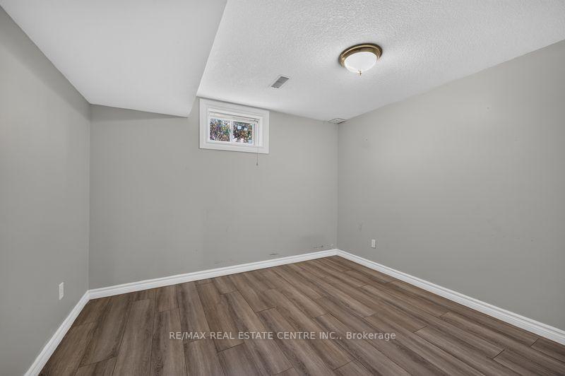 Photo 17 of Unit Lower Unit, 59 Colin Crescent, Hamilton, Jerome — HOMEH