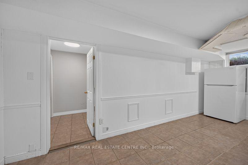Photo 19 of Unit Lower Unit, 59 Colin Crescent, Hamilton, Jerome — HOMEH