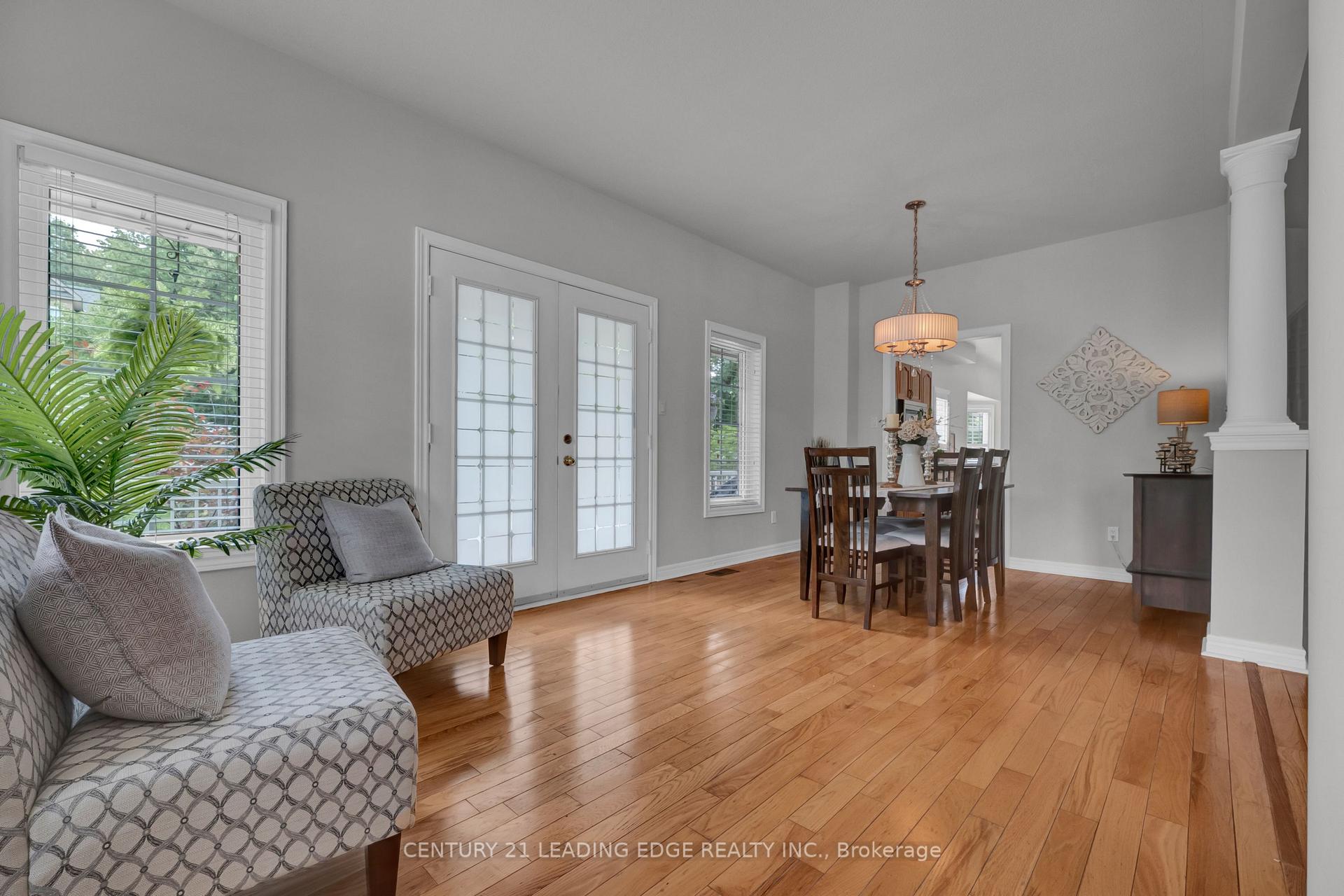 Photo 6 of 319 Mapleview Court, Pickering, Rouge Park — HOMEH