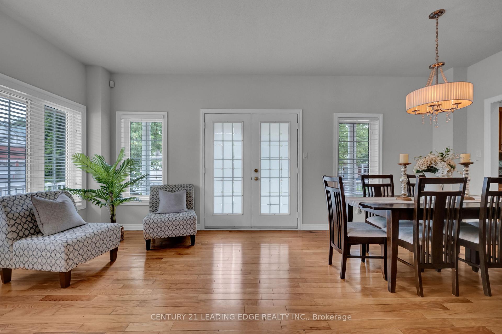 Photo 7 of 319 Mapleview Court, Pickering, Rouge Park — HOMEH