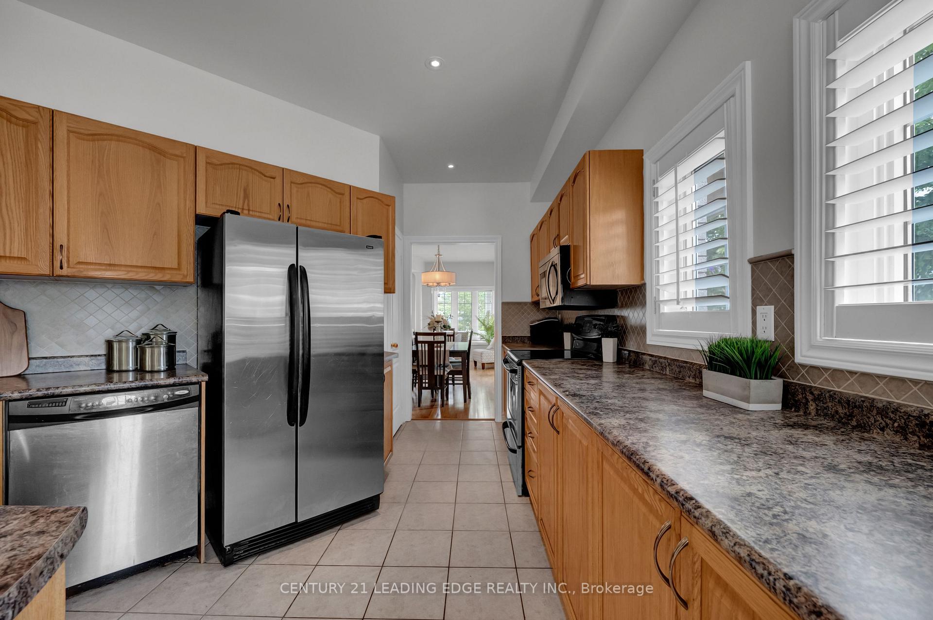 Photo 13 of 319 Mapleview Court, Pickering, Rouge Park — HOMEH